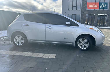 Хэтчбек Nissan Leaf 2017 в 