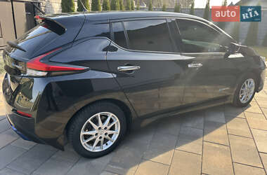 Хэтчбек Nissan Leaf 2018 в 
