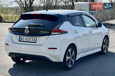 Хетчбек Nissan Leaf 2019 в 
