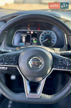 Хетчбек Nissan Leaf 2019 в 