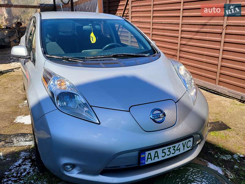 Хэтчбек Nissan Leaf 2013 в Киеве