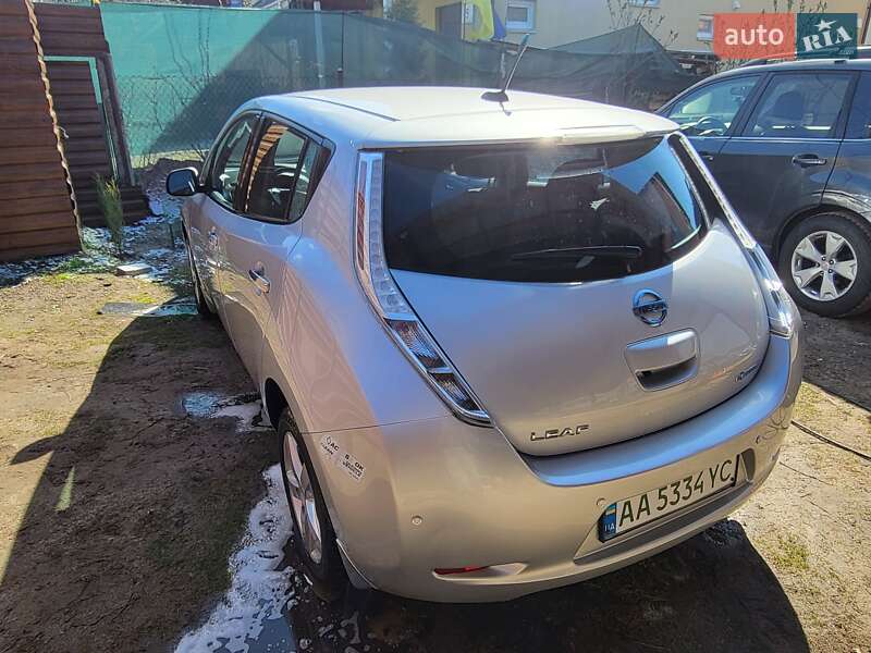 Хэтчбек Nissan Leaf 2013 в Киеве
