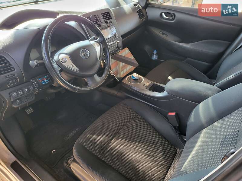 Хэтчбек Nissan Leaf 2013 в Киеве