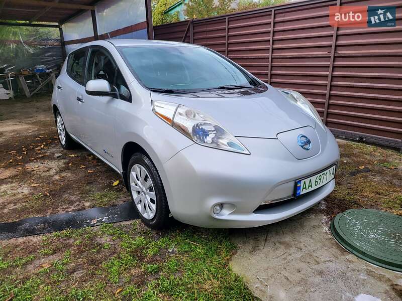 Хэтчбек Nissan Leaf 2013 в Киеве