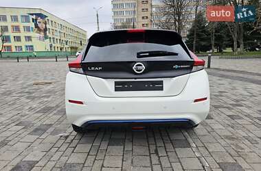 Хэтчбек Nissan Leaf 2018 в 