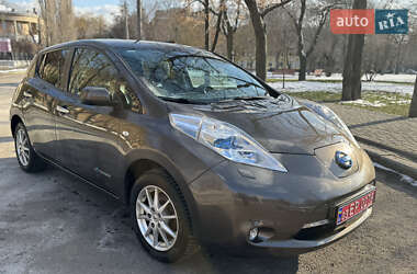 Хэтчбек Nissan Leaf 2017 в 