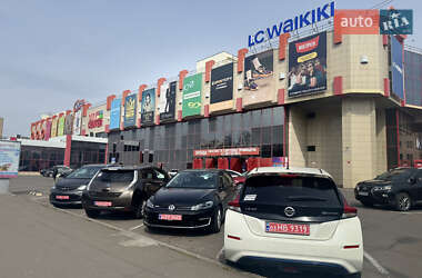 Хэтчбек Nissan Leaf 2017 в 