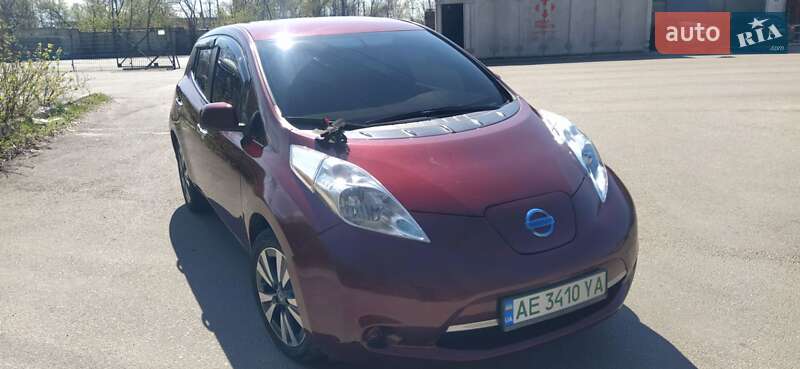 Хэтчбек Nissan Leaf 2017 в Днепре