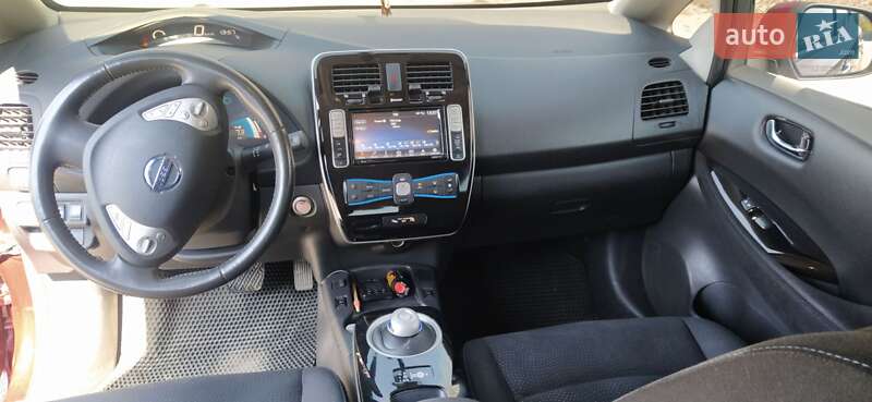 Хэтчбек Nissan Leaf 2017 в Днепре