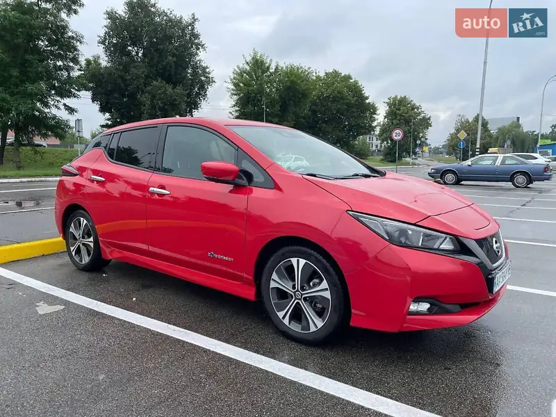 Хетчбек Nissan Leaf 2019 в 