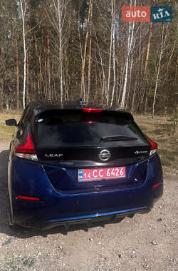 Хэтчбек Nissan Leaf 2020 в 