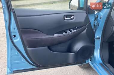 Хэтчбек Nissan Leaf 2014 в 
