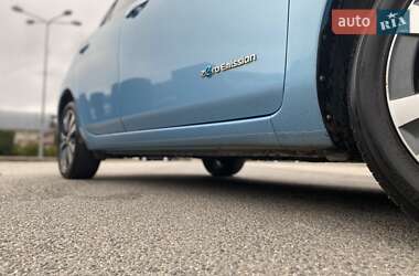 Хэтчбек Nissan Leaf 2014 в 