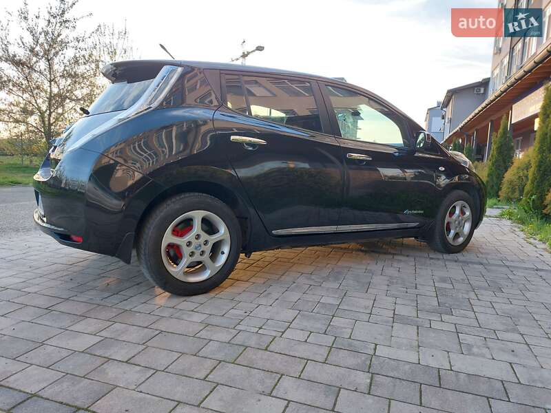 Хэтчбек Nissan Leaf 2013 в Ужгороде