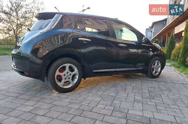 Хэтчбек Nissan Leaf 2013 в 