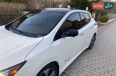 Хэтчбек Nissan Leaf 2018 в 