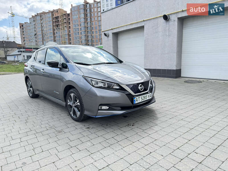 Хетчбек Nissan Leaf 2019 в 