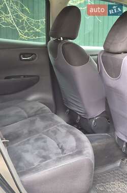 Хэтчбек Nissan Leaf 2013 в 