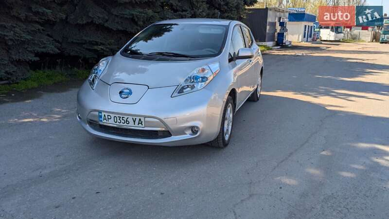 Хэтчбек Nissan Leaf 2011 в Запорожье