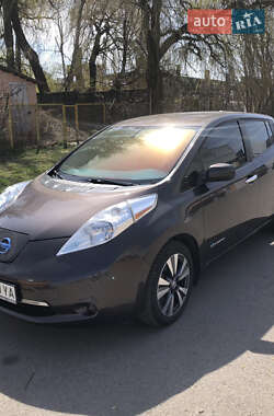 Хэтчбек Nissan Leaf 2015 в 
