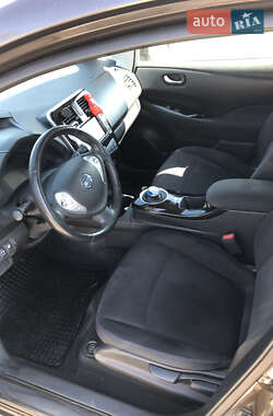 Хэтчбек Nissan Leaf 2015 в 