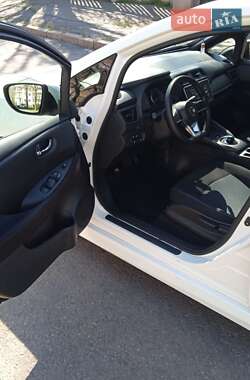 Хэтчбек Nissan Leaf 2021 в 