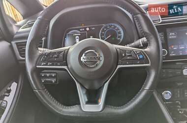 Хэтчбек Nissan Leaf 2021 в 