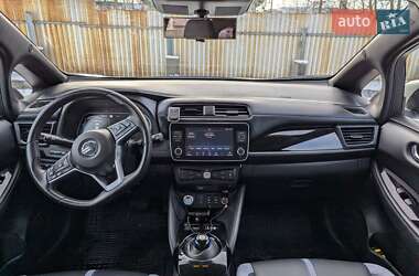 Хэтчбек Nissan Leaf 2021 в 