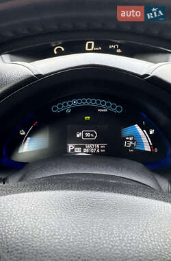 Хэтчбек Nissan Leaf 2014 в 