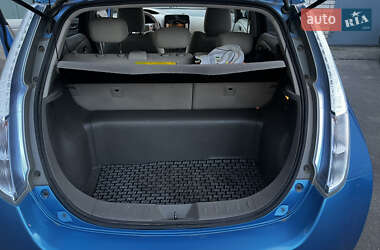 Хэтчбек Nissan Leaf 2012 в 