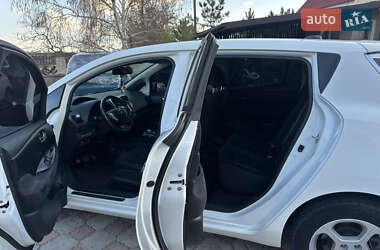 Хетчбек Nissan Leaf 2016 в 