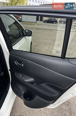 Хэтчбек Nissan Leaf 2021 в 