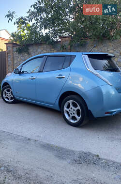 Хэтчбек Nissan Leaf 2014 в 