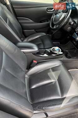 Хэтчбек Nissan Leaf 2014 в 