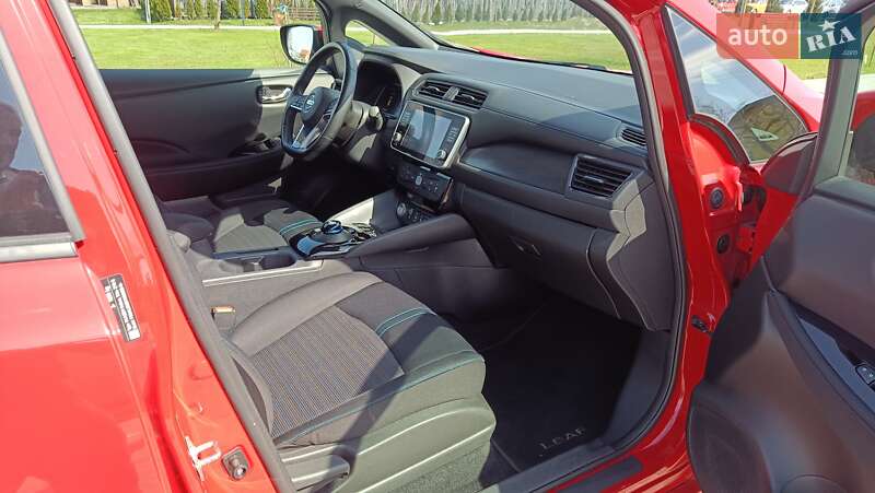 Хэтчбек Nissan Leaf 2019 в Львове