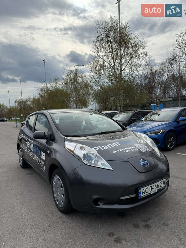 Хетчбек Nissan Leaf 2013 в Запоріжжі