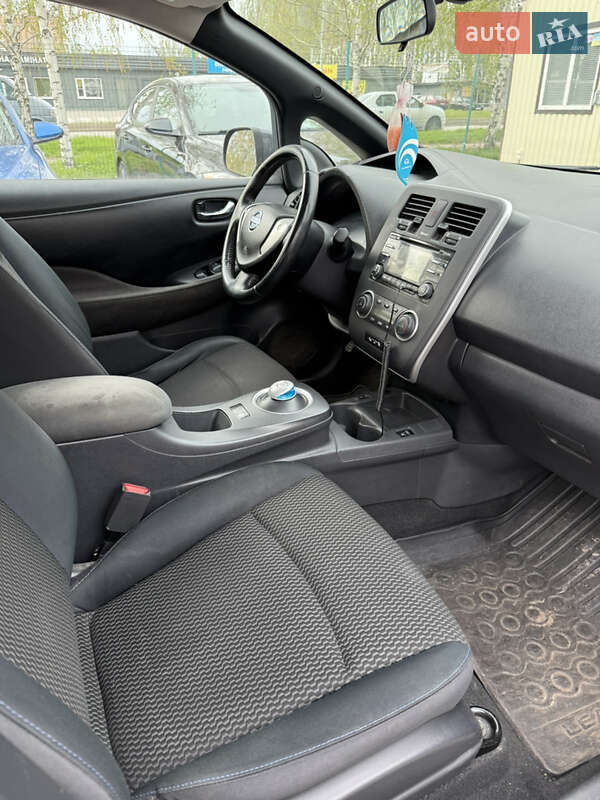 Хетчбек Nissan Leaf 2013 в Запоріжжі
