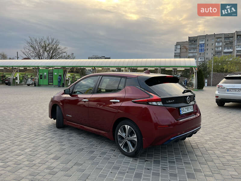 Хэтчбек Nissan Leaf 2018 в Кропивницком