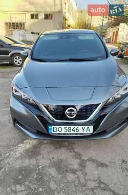 Хэтчбек Nissan Leaf 2018 в 
