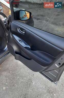 Хэтчбек Nissan Leaf 2018 в 