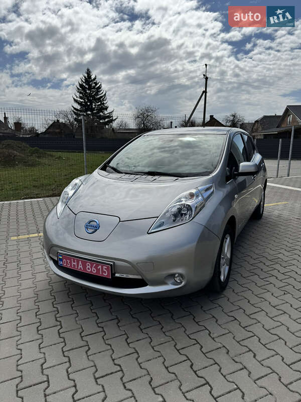 Хэтчбек Nissan Leaf 2014 в 