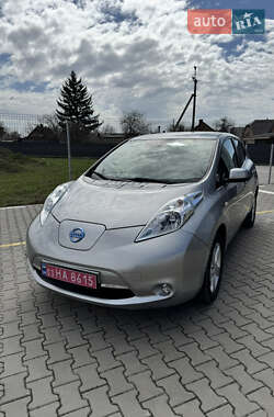 Хэтчбек Nissan Leaf 2014 в 