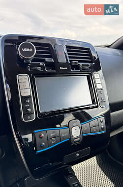 Хэтчбек Nissan Leaf 2014 в 