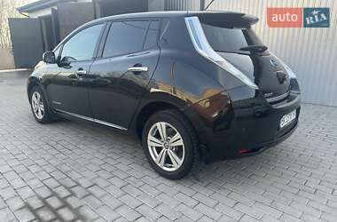 Хэтчбек Nissan Leaf 2014 в 