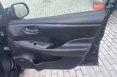 Хэтчбек Nissan Leaf 2014 в 