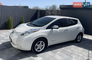 Хетчбек Nissan Leaf 2013 в 