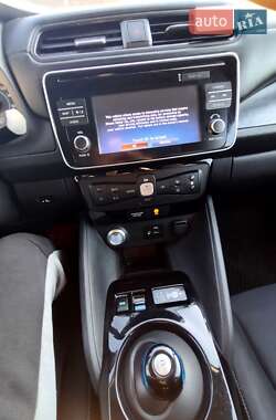 Хэтчбек Nissan Leaf 2018 в 