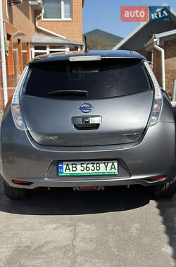 Хэтчбек Nissan Leaf 2014 в 