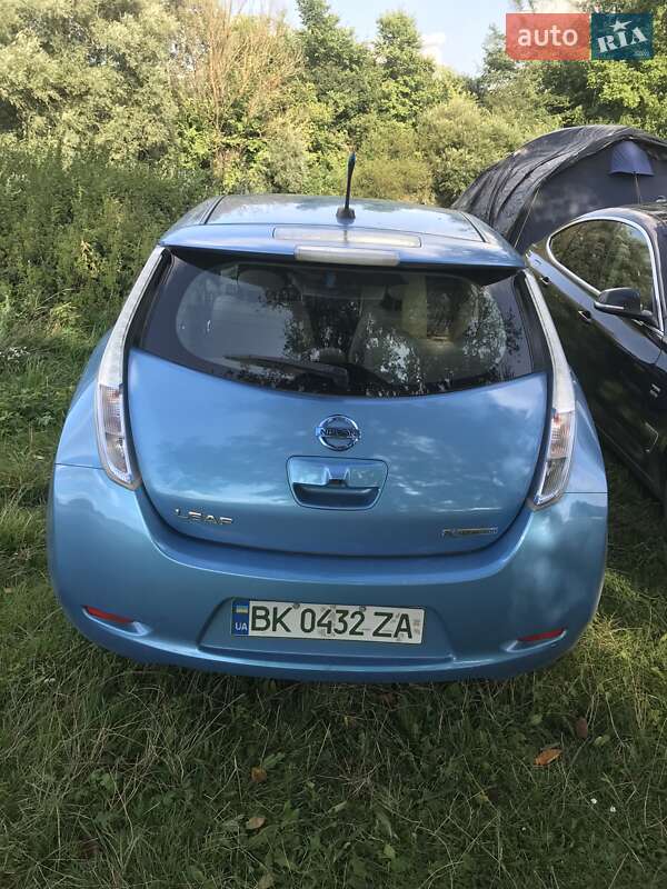 Хетчбек Nissan Leaf 2011 в Львові