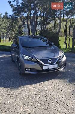 Хэтчбек Nissan Leaf 2019 в 